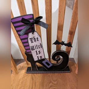 Halloween Shoe Witch 🧹 is In(wood)